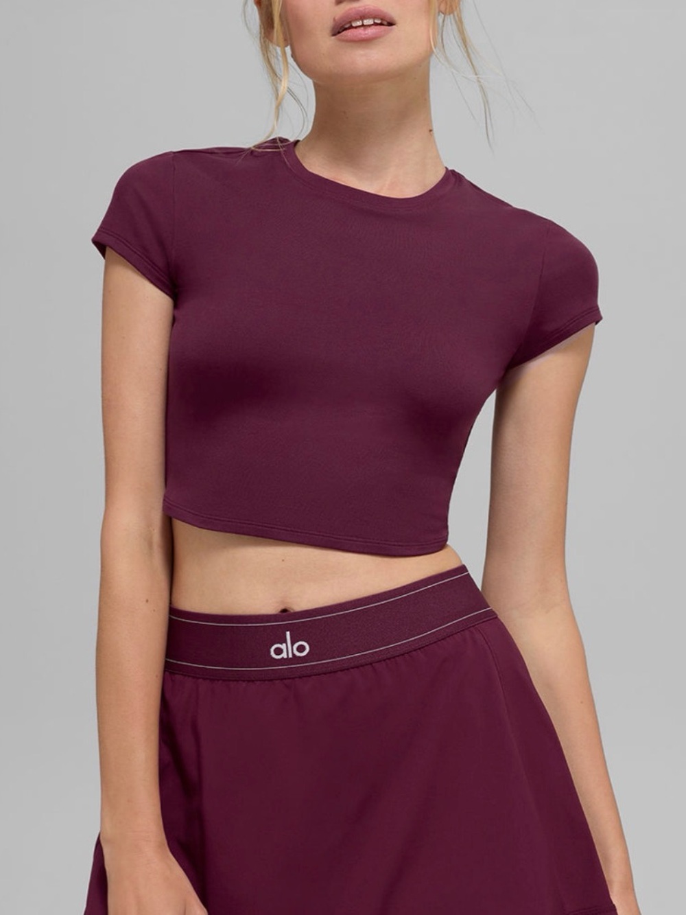 alo yoga alosoft crop finesse short sleeve in burgundy size small